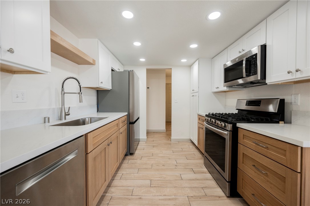 1612 Crest Haven Avenue Property Photo 2