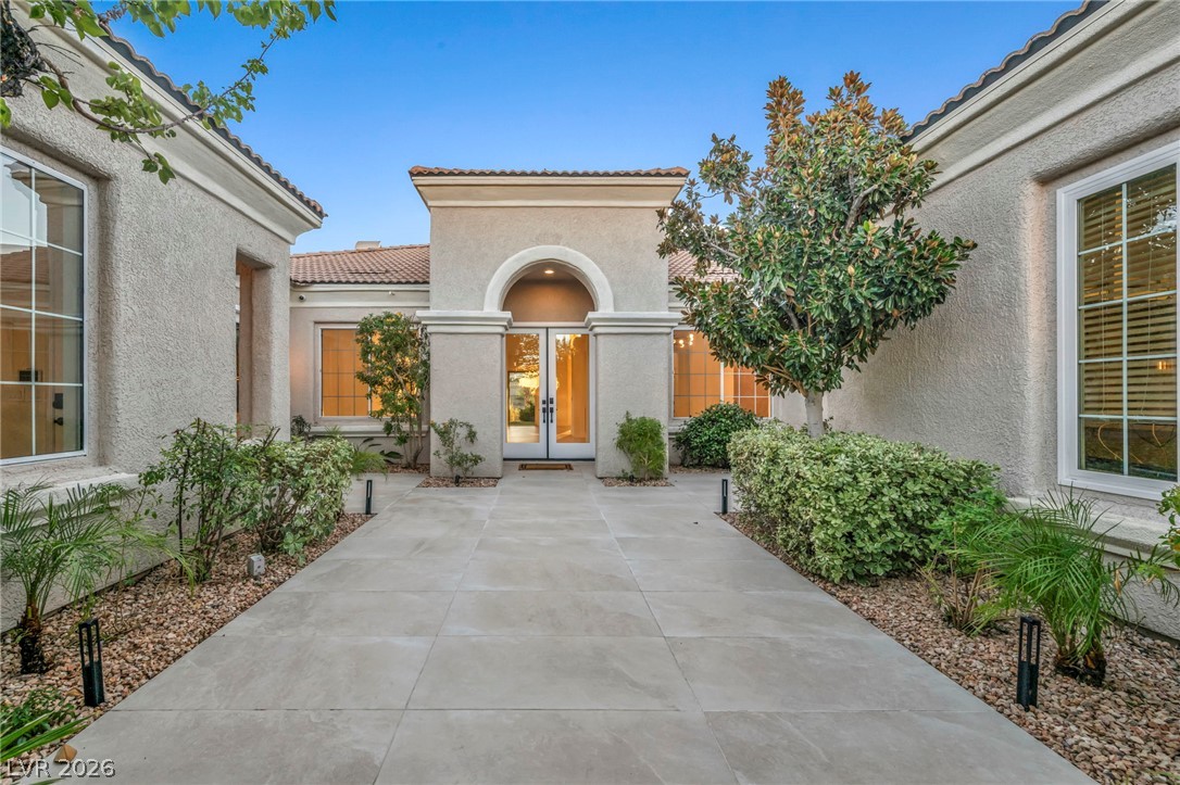 4555 Riva De Romanza Street Property Photo 3