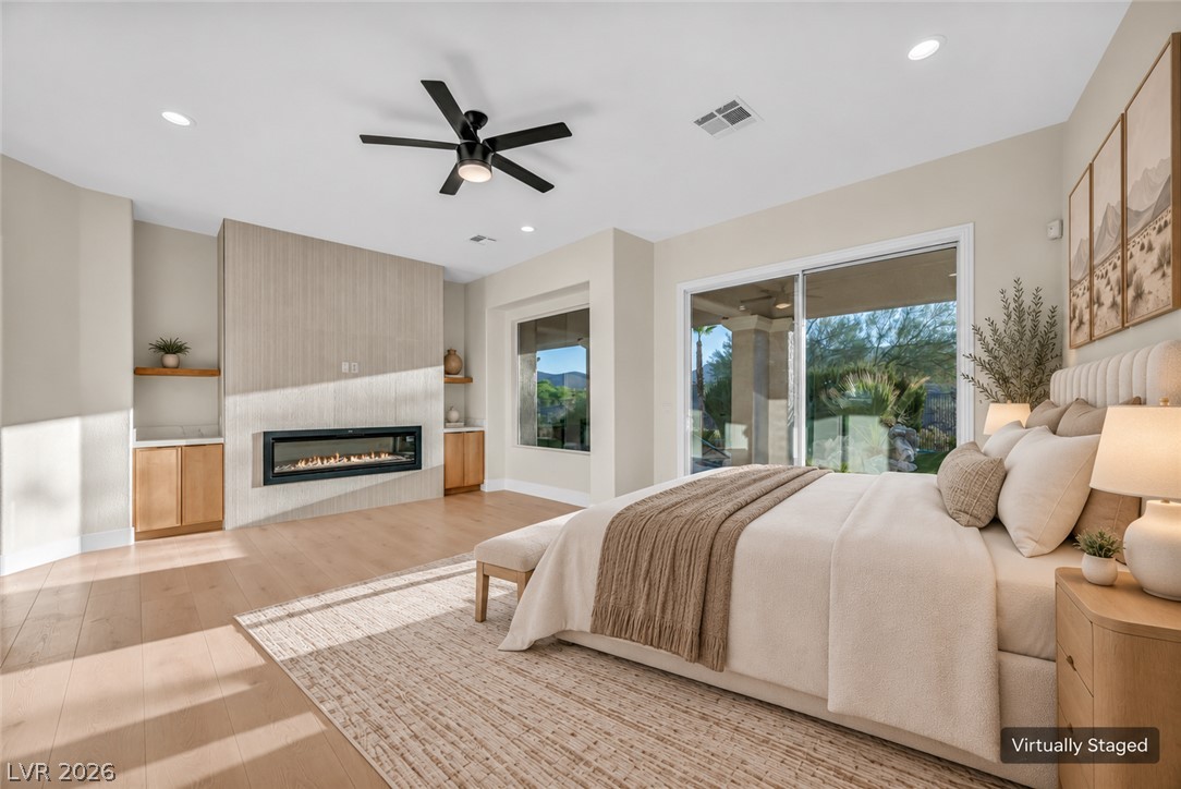 4555 Riva De Romanza Street Property Photo 12