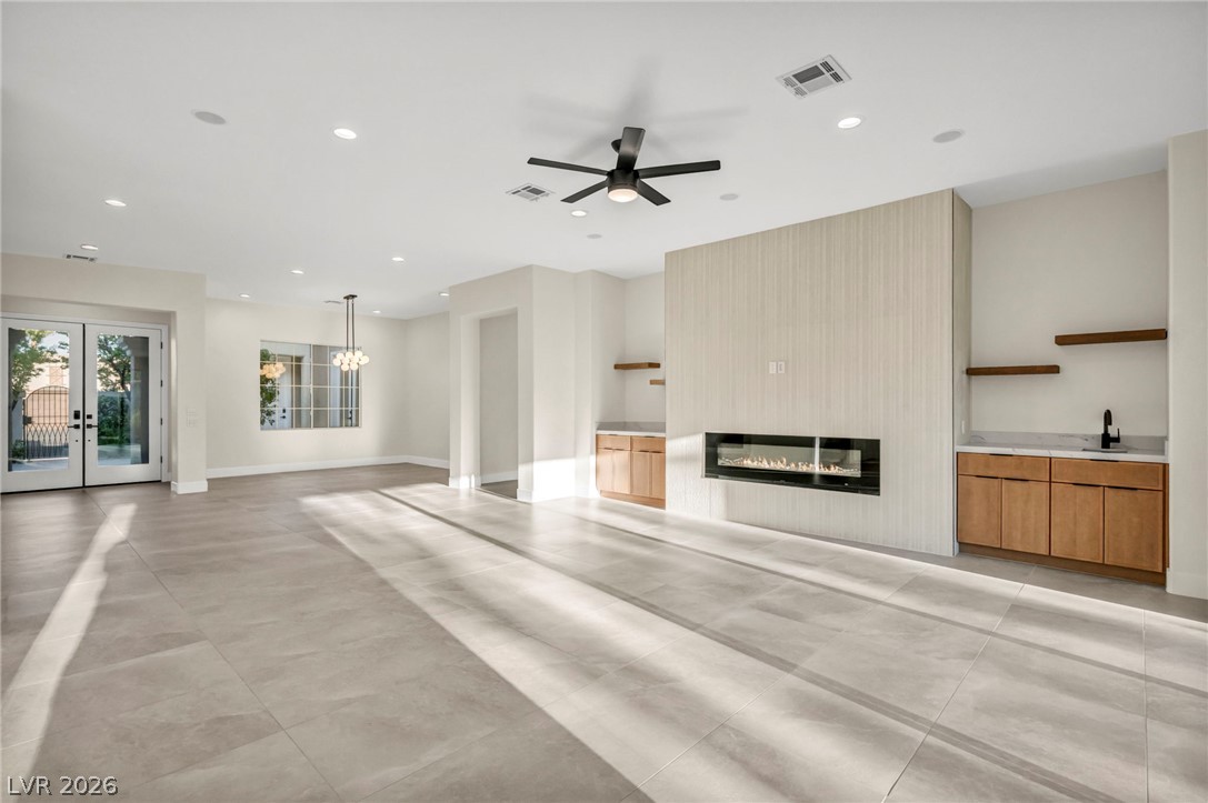 4555 Riva De Romanza Street Property Photo 27