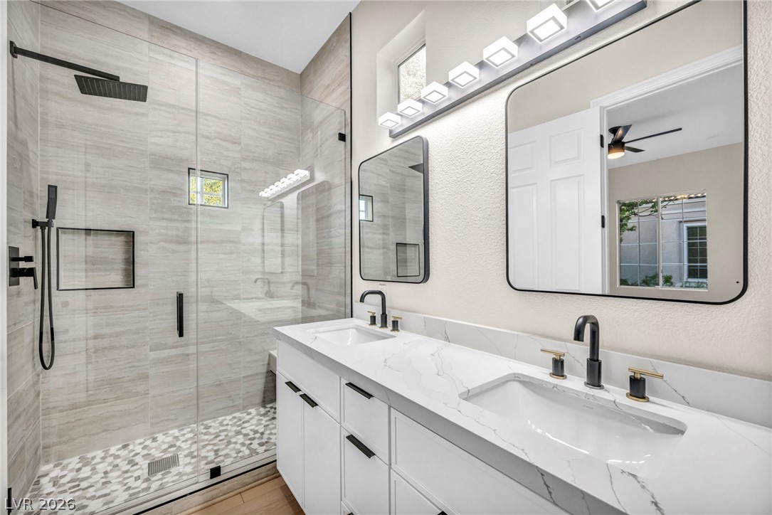 4555 Riva De Romanza Street Property Photo 47