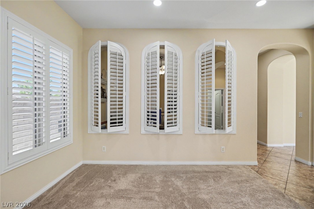 7567 Pearl Crescent Drive Property Photo 9