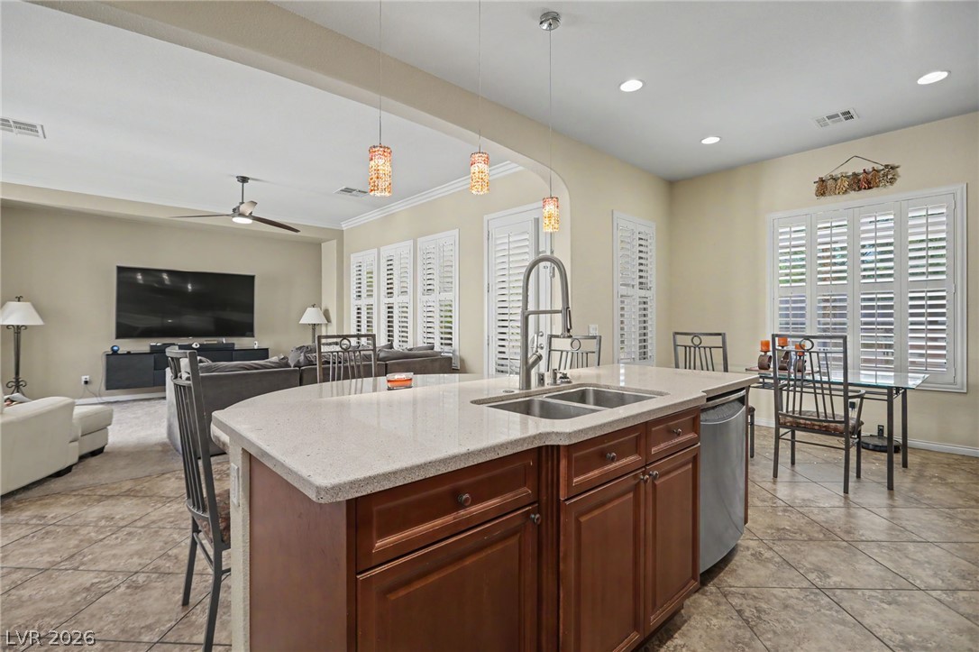 7567 Pearl Crescent Drive Property Photo 18