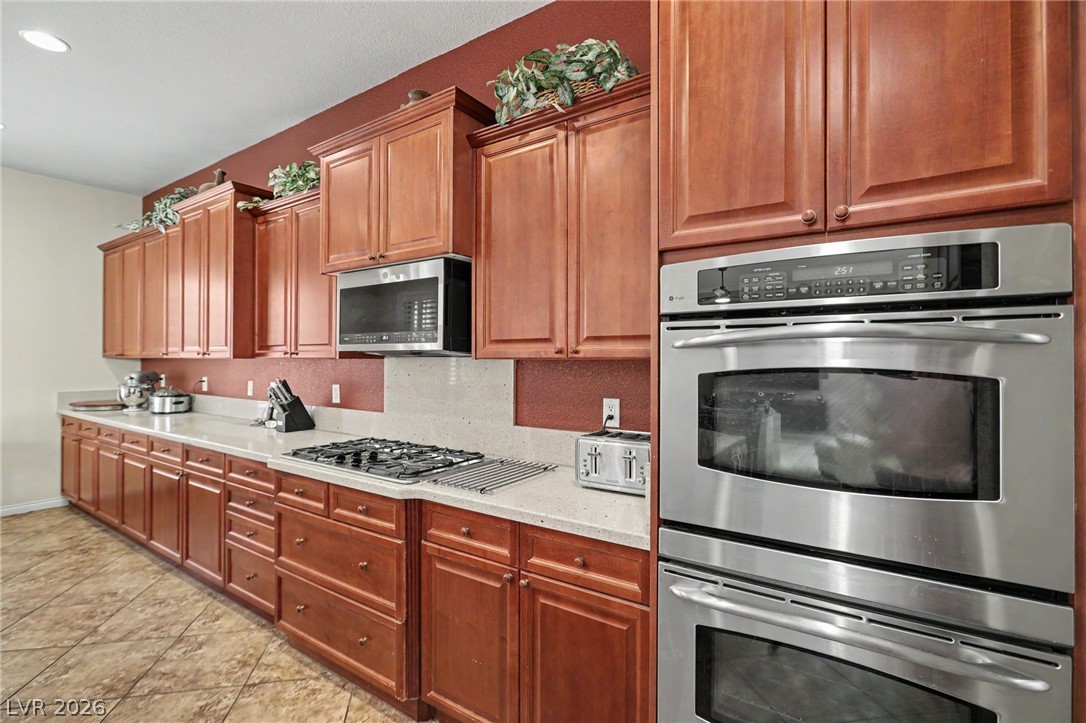 7567 Pearl Crescent Drive Property Photo 19