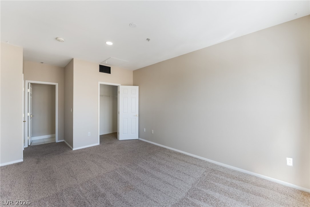 6955 North Durango Drive 2115 Property Photo 17