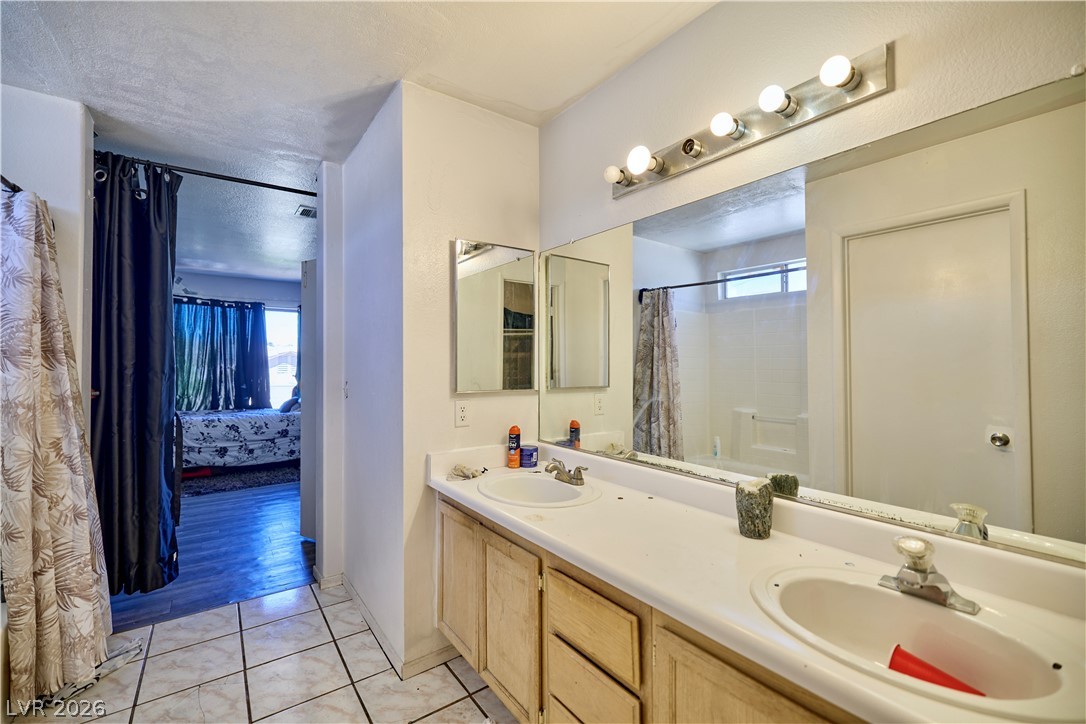 5906 Commodore Cove Drive Property Photo 11