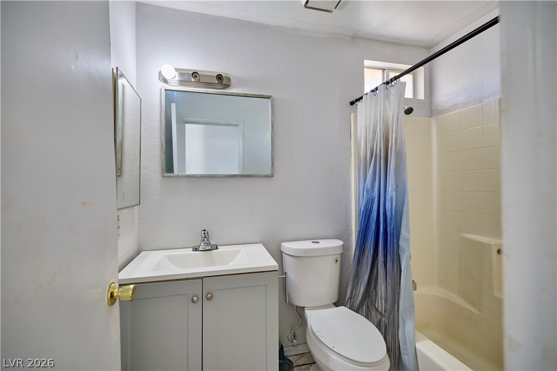 5906 Commodore Cove Drive Property Photo 13