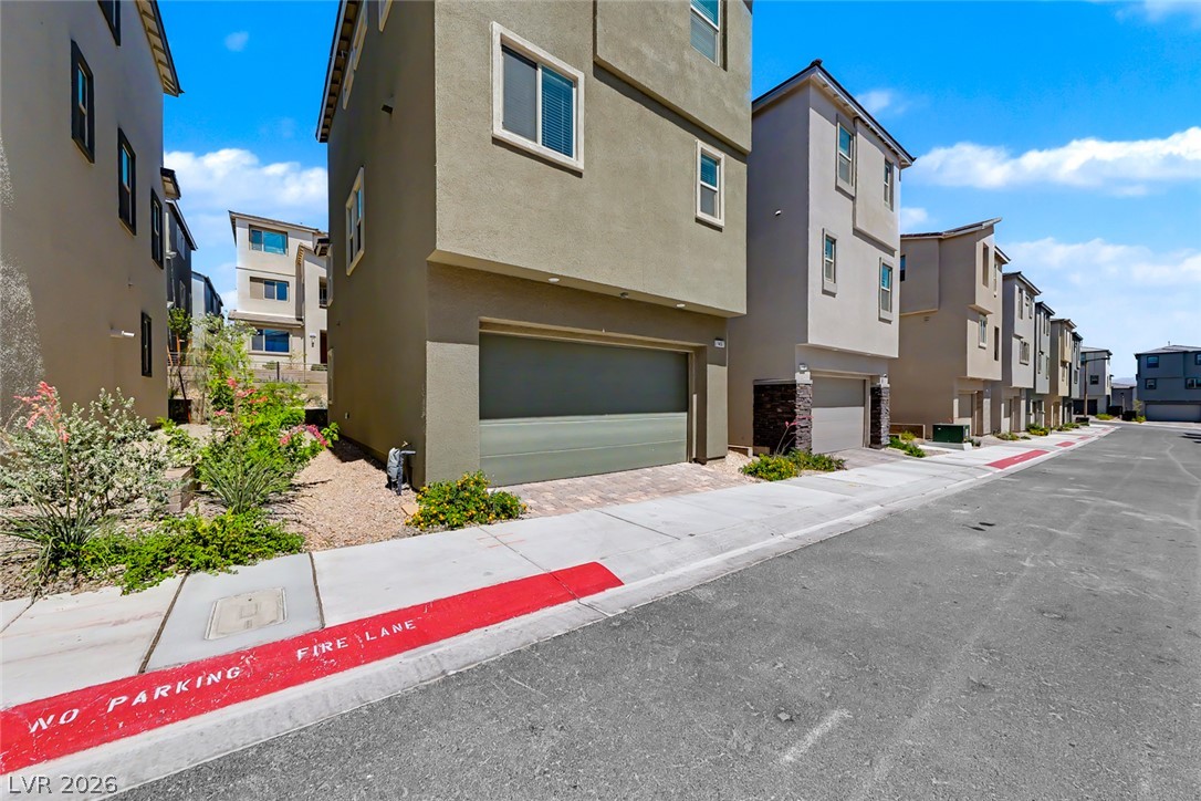 1437 Whistling Kite Street Property Photo 37