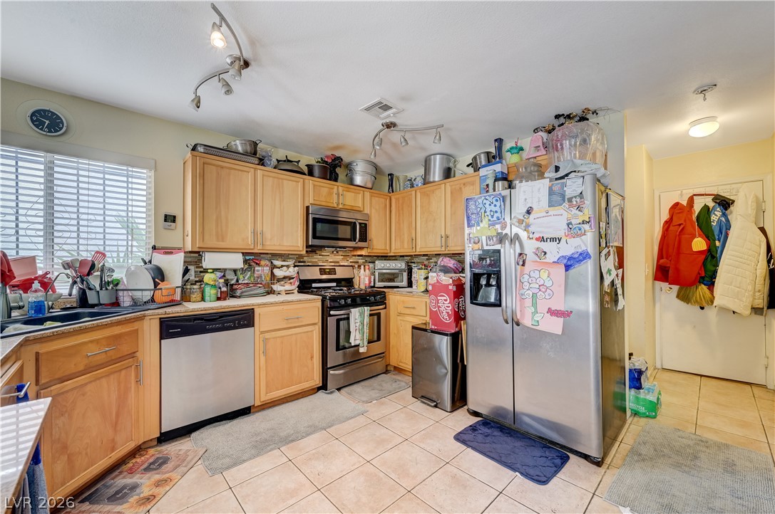 8325 Haven Cove Avenue Property Photo 14