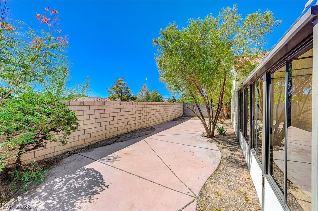 749 Hitchen Post Drive Property Photo 32