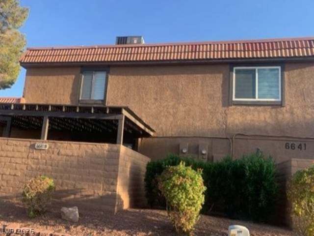 6641 Silverstream Avenue D Property Photo 2