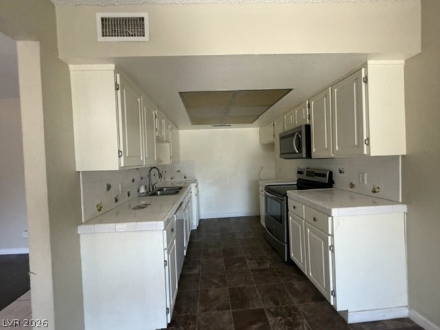 6641 Silverstream Avenue D Property Photo 6