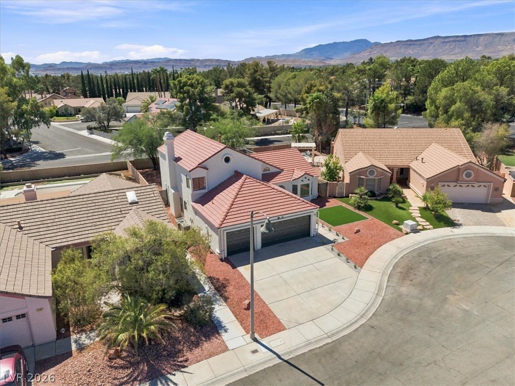 9109 Shelter Cove Court Property Photo 13