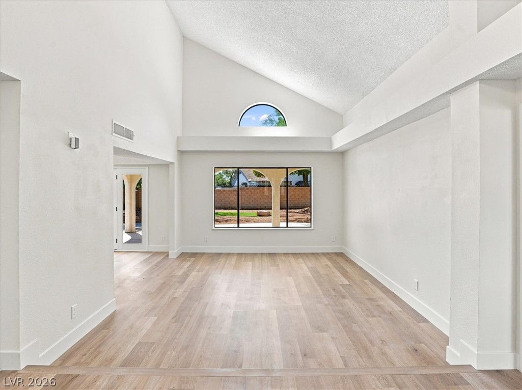 9109 Shelter Cove Court Property Photo 16