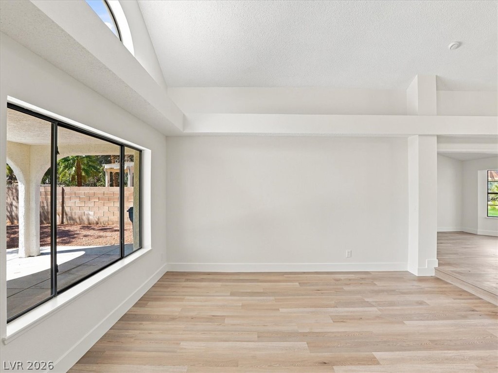 9109 Shelter Cove Court Property Photo 18