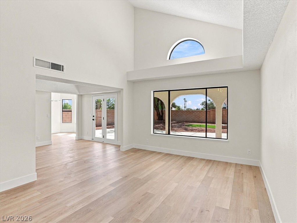 9109 Shelter Cove Court Property Photo 23