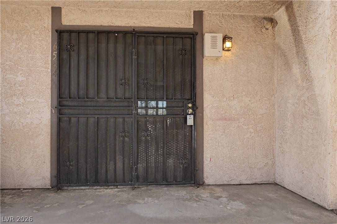 6544 Ironbark Lane Property Photo 12