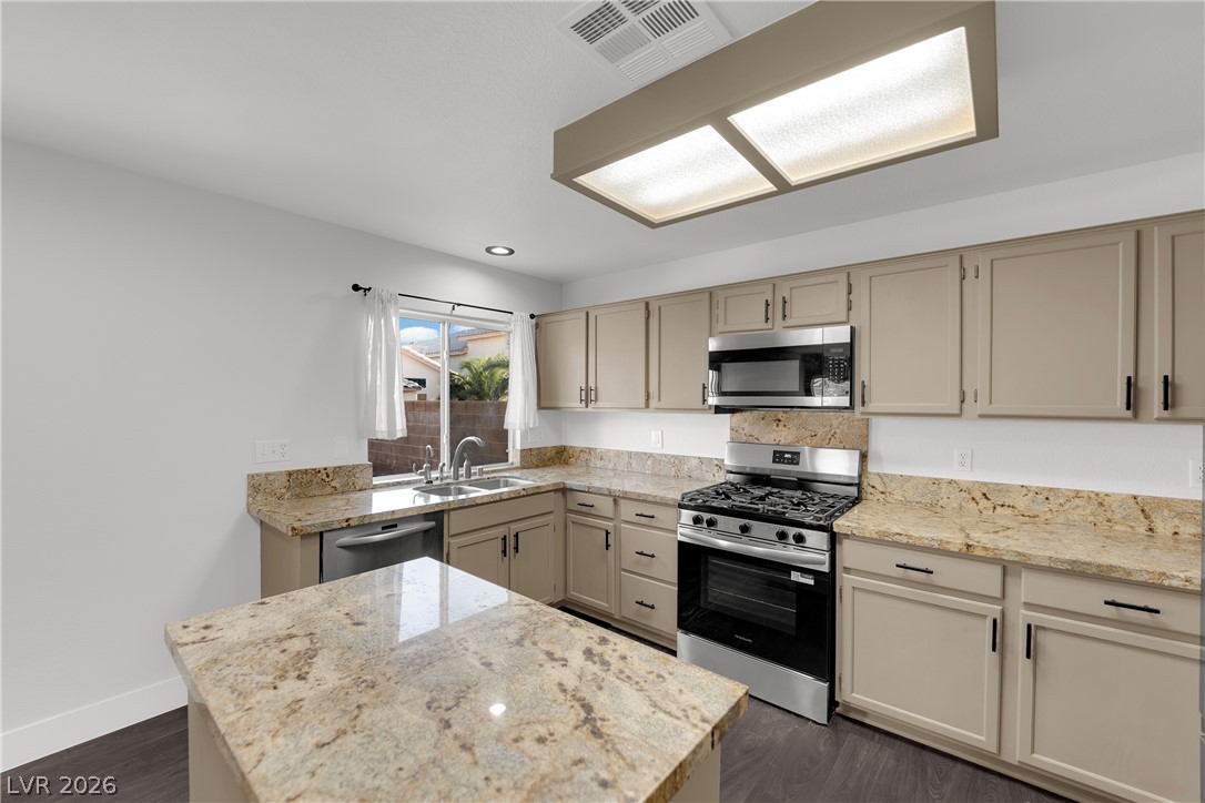 2104 Blue Zenith Circle Property Photo 11