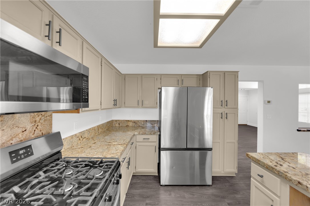 2104 Blue Zenith Circle Property Photo 14