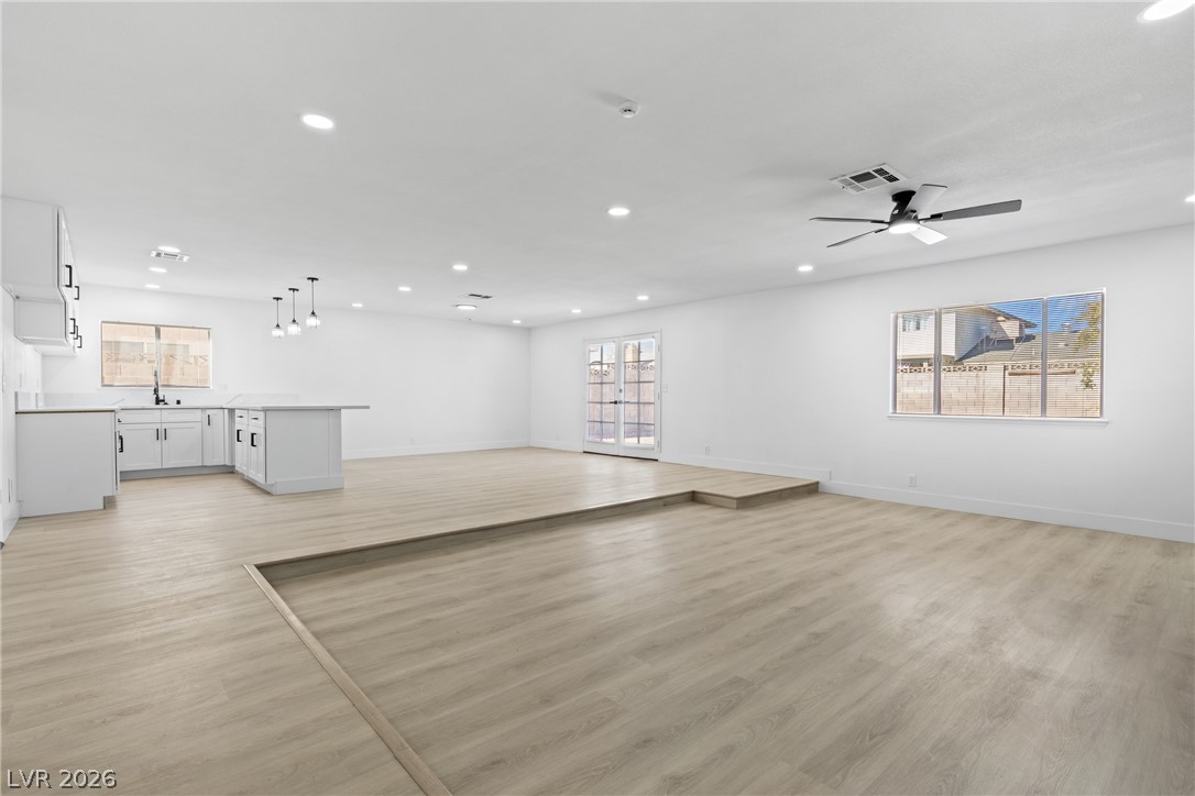 1712 Rockcrest Drive Property Photo 3
