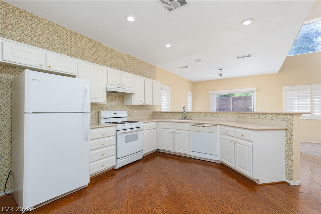 725 Smokey Mountain Avenue Property Photo 8
