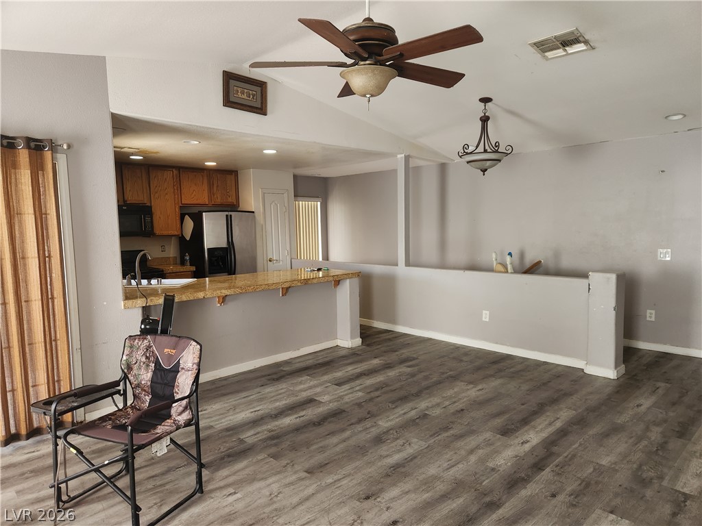 7250 Diamond Canyon Lane 202 Property Photo 7