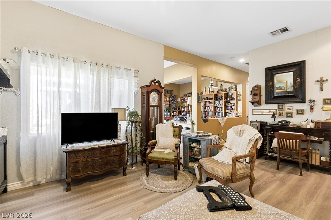 5734 Hoptree Drive Property Photo 11