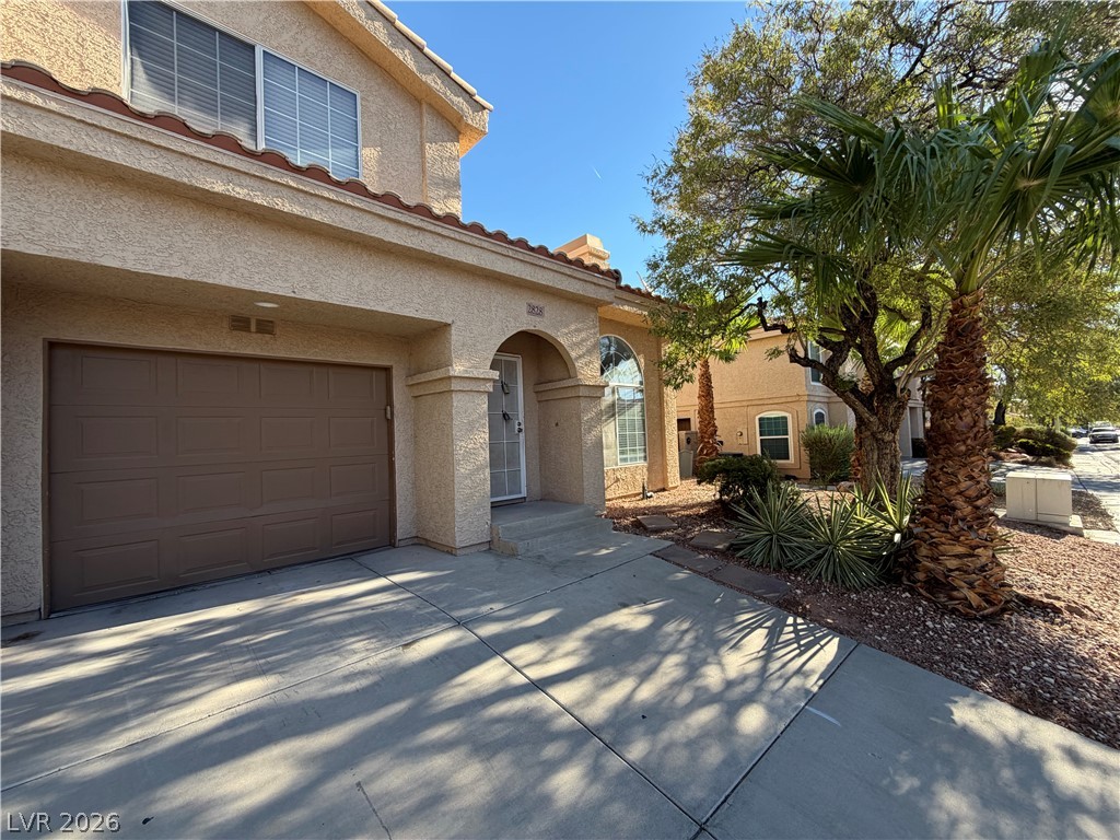 2828 Briar Knoll Drive Property Photo 2