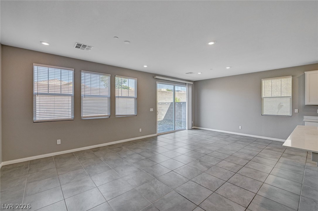2570 Ofanto Street Property Photo 11