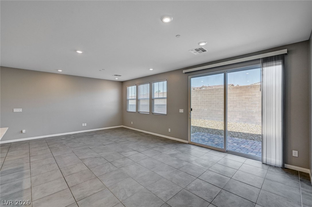 2570 Ofanto Street Property Photo 12
