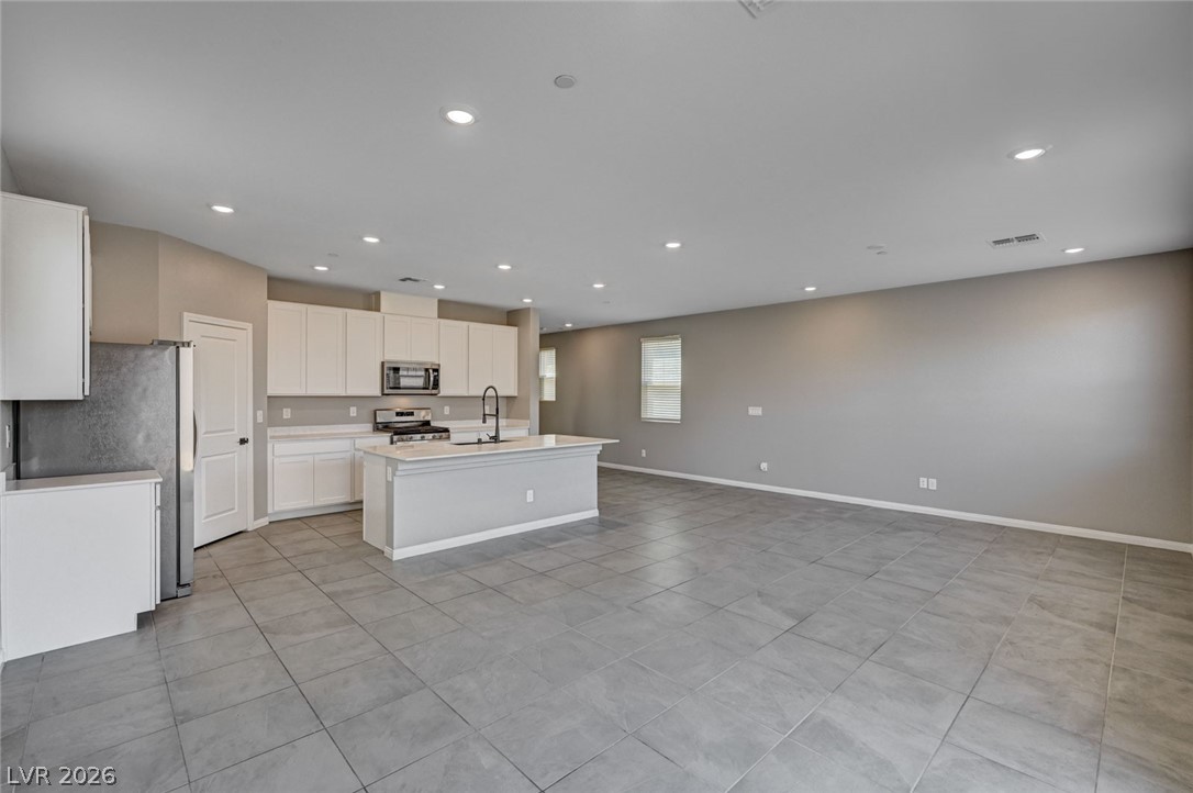 2570 Ofanto Street Property Photo 13