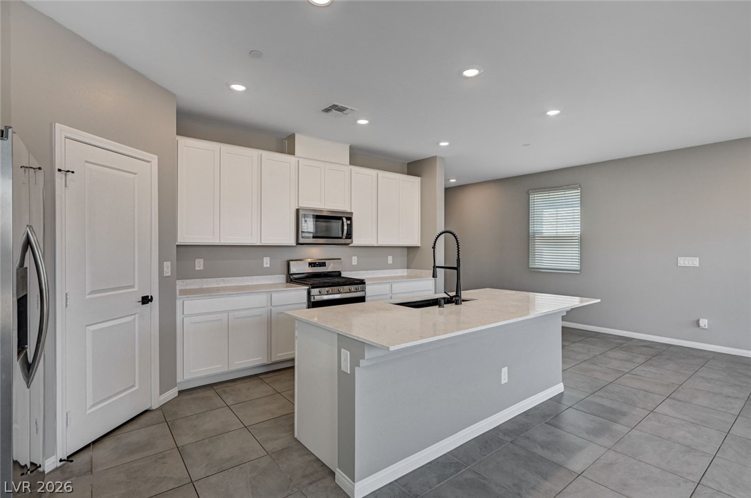2570 Ofanto Street Property Photo 17