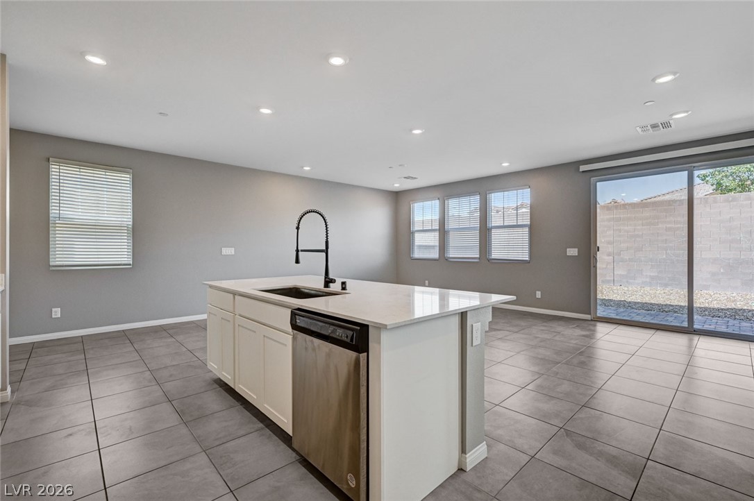 2570 Ofanto Street Property Photo 18