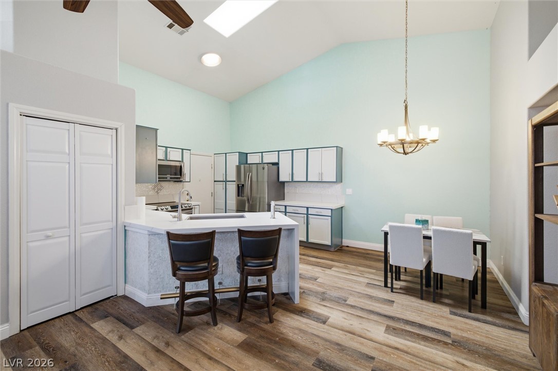 4005 Radbourne Avenue Property Photo 2
