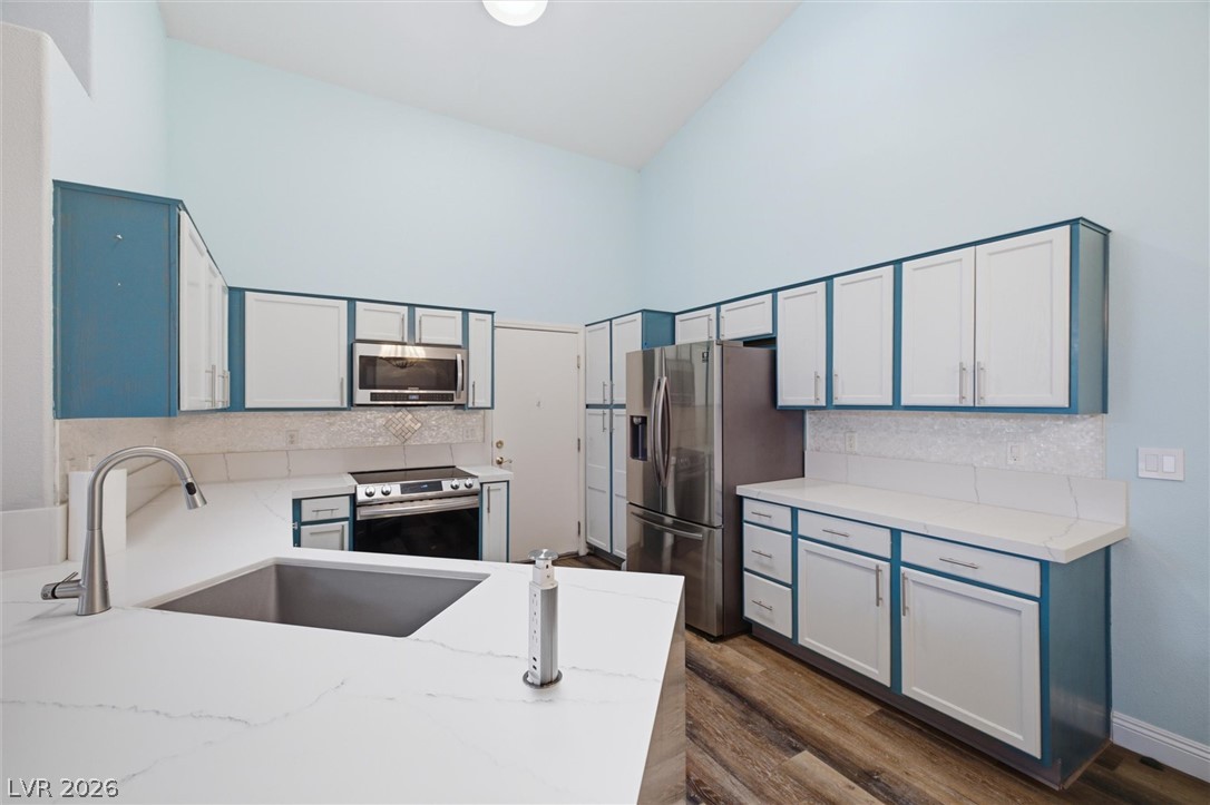 4005 Radbourne Avenue Property Photo 9