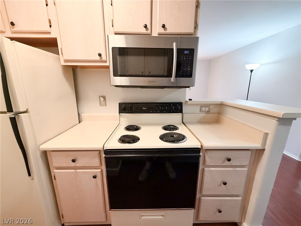 5211 Lindell Road 105 Property Photo 5