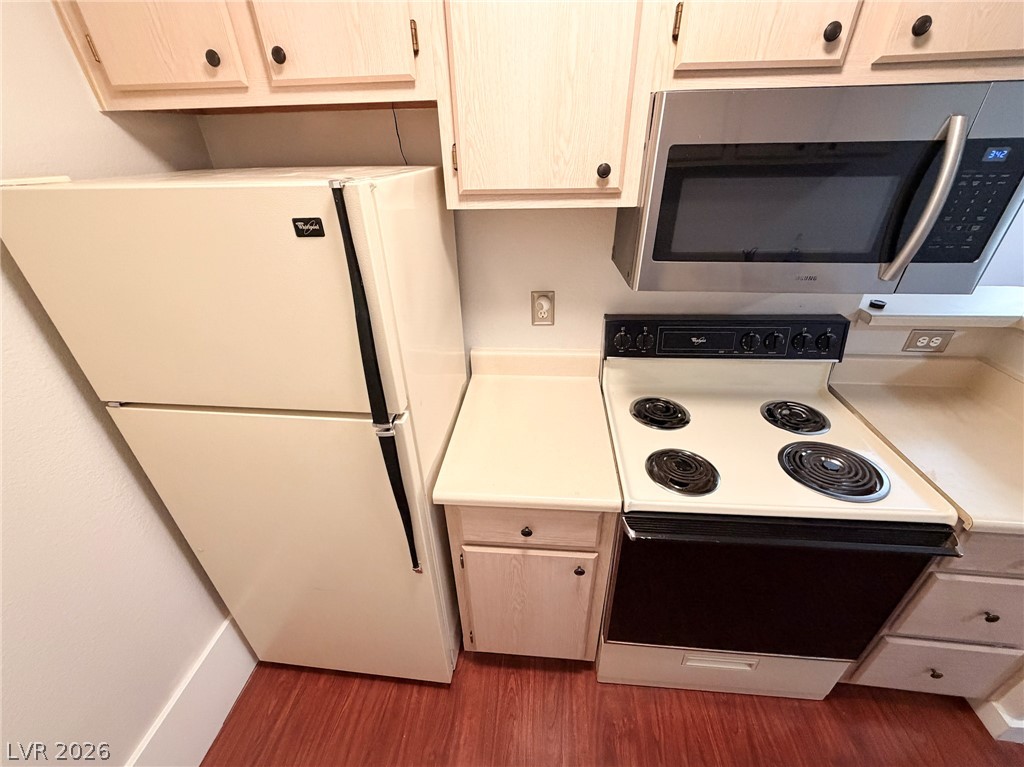 5211 Lindell Road 105 Property Photo 6