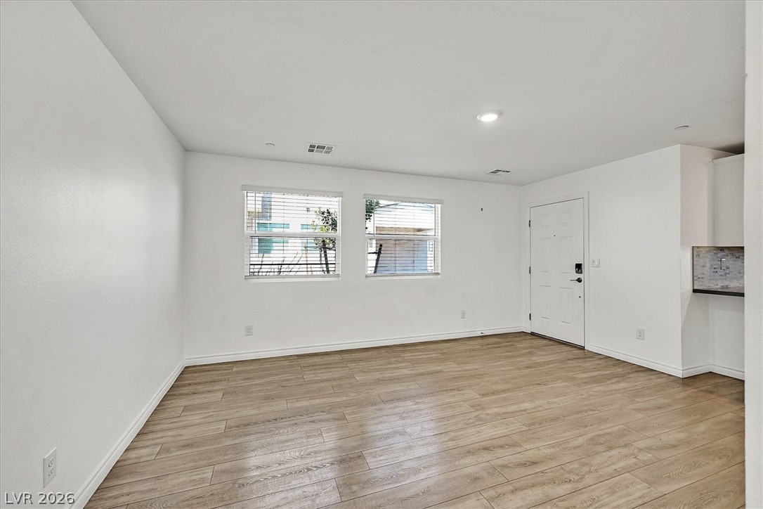 6166 Rathbone Street Property Photo 7