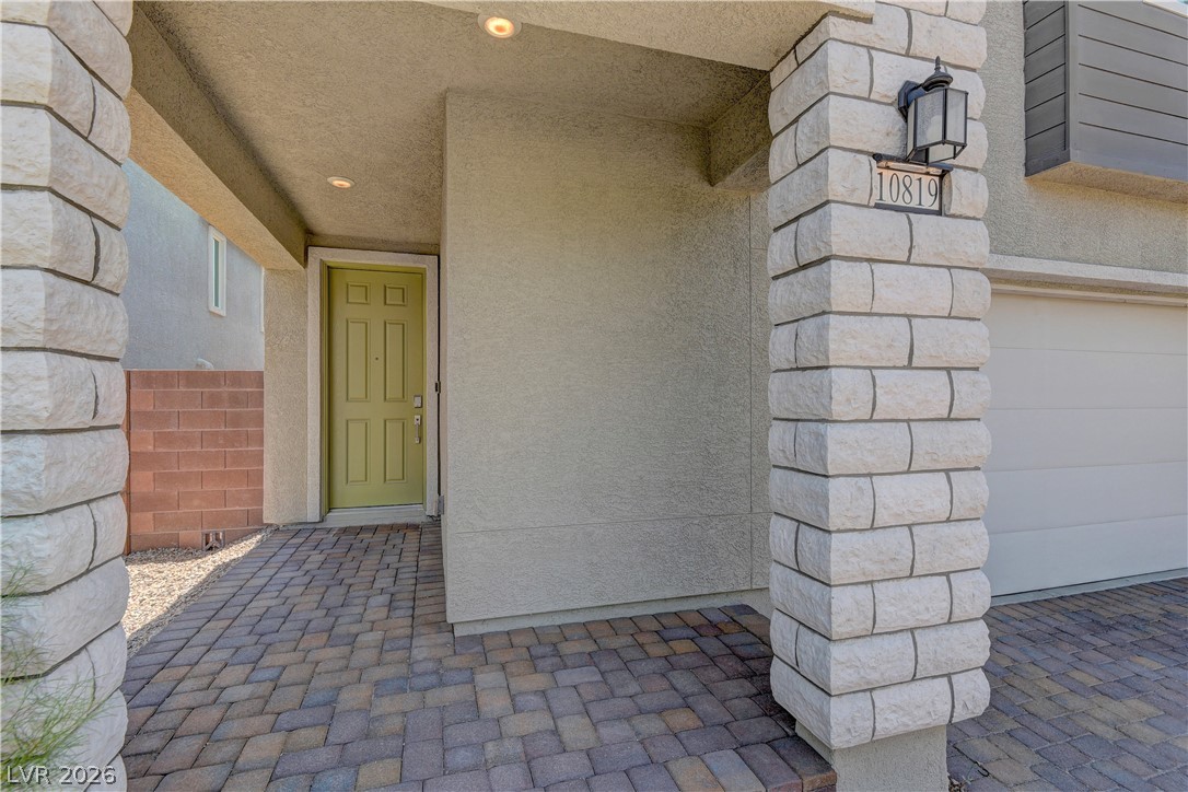 10819 Far Country Avenue Property Photo 3