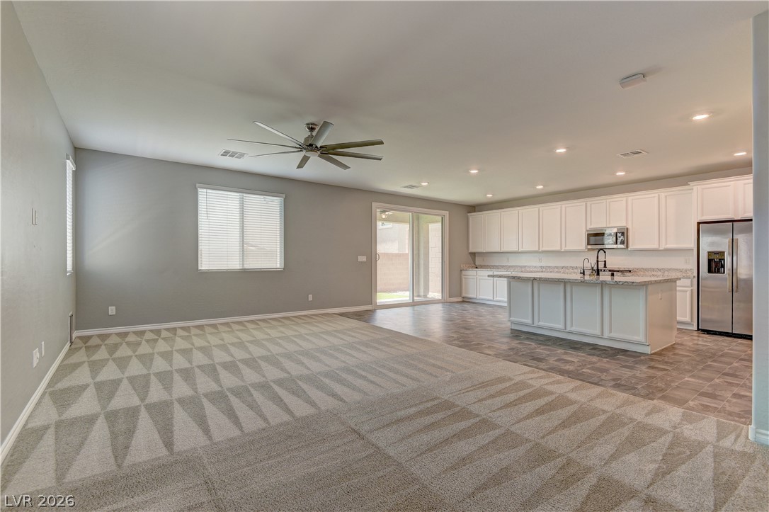 10819 Far Country Avenue Property Photo 5