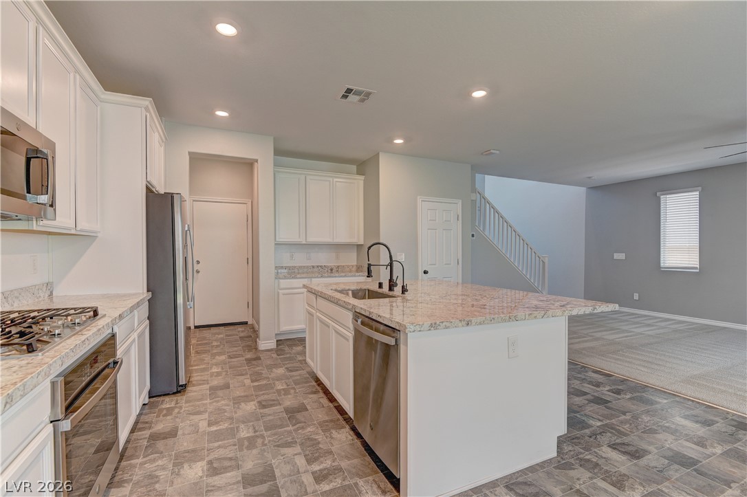 10819 Far Country Avenue Property Photo 10