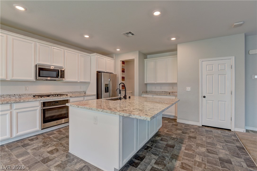 10819 Far Country Avenue Property Photo 12