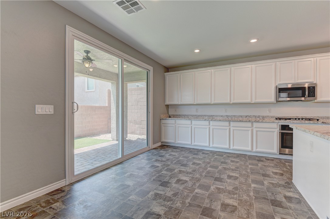 10819 Far Country Avenue Property Photo 14