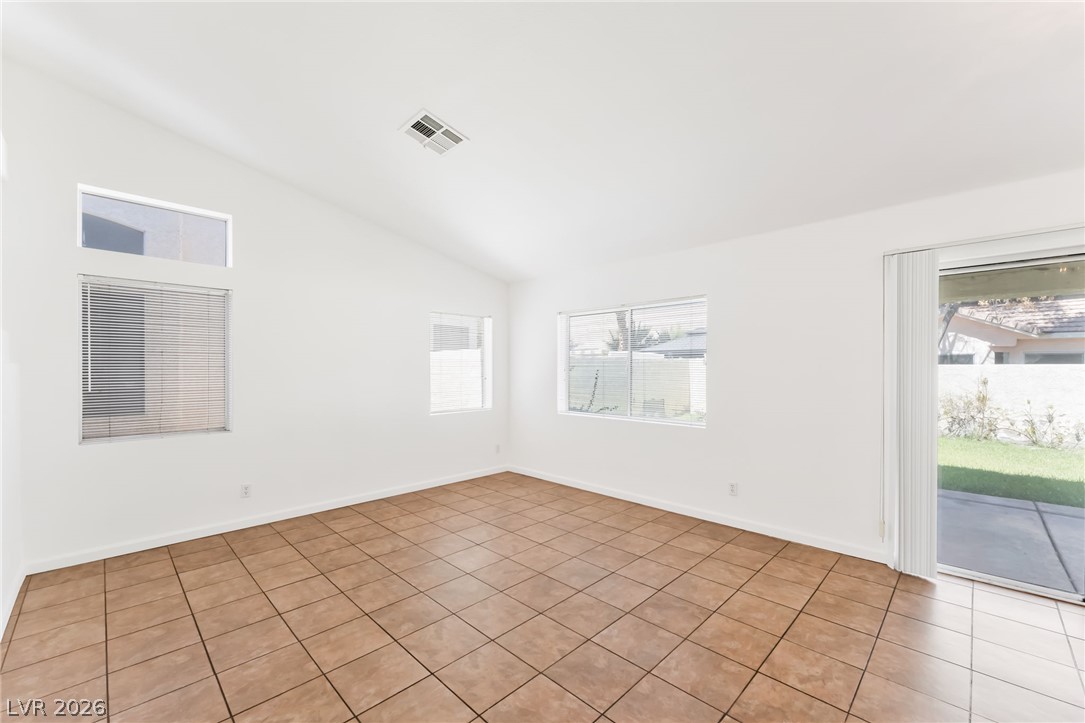 5308 Clouds Rest Avenue Property Photo 9