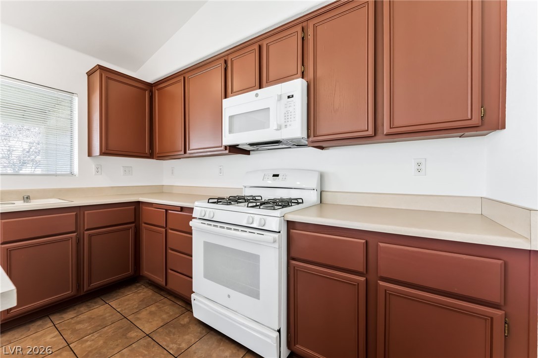 5308 Clouds Rest Avenue Property Photo 16