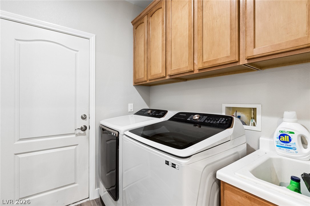 8212 Chimney Bluffs Street Property Photo 28