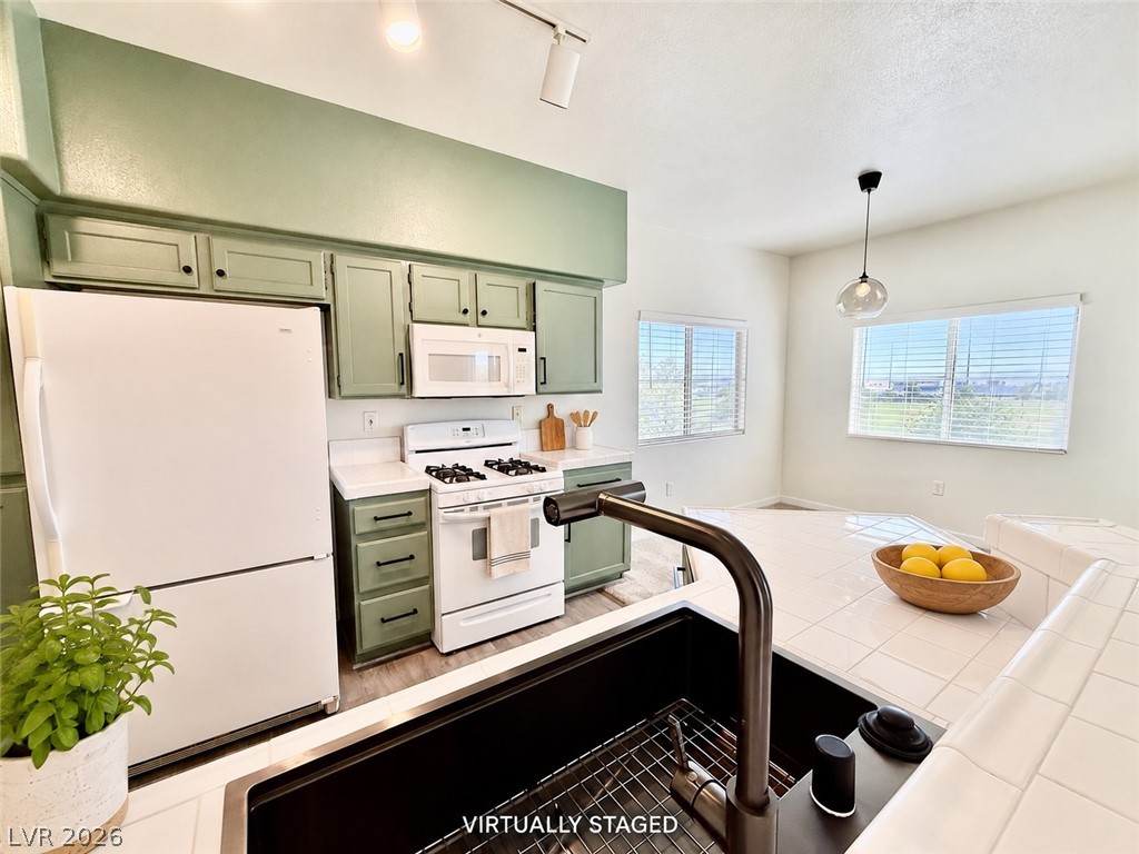 2121 Echo Bay Street 201 Property Photo 5