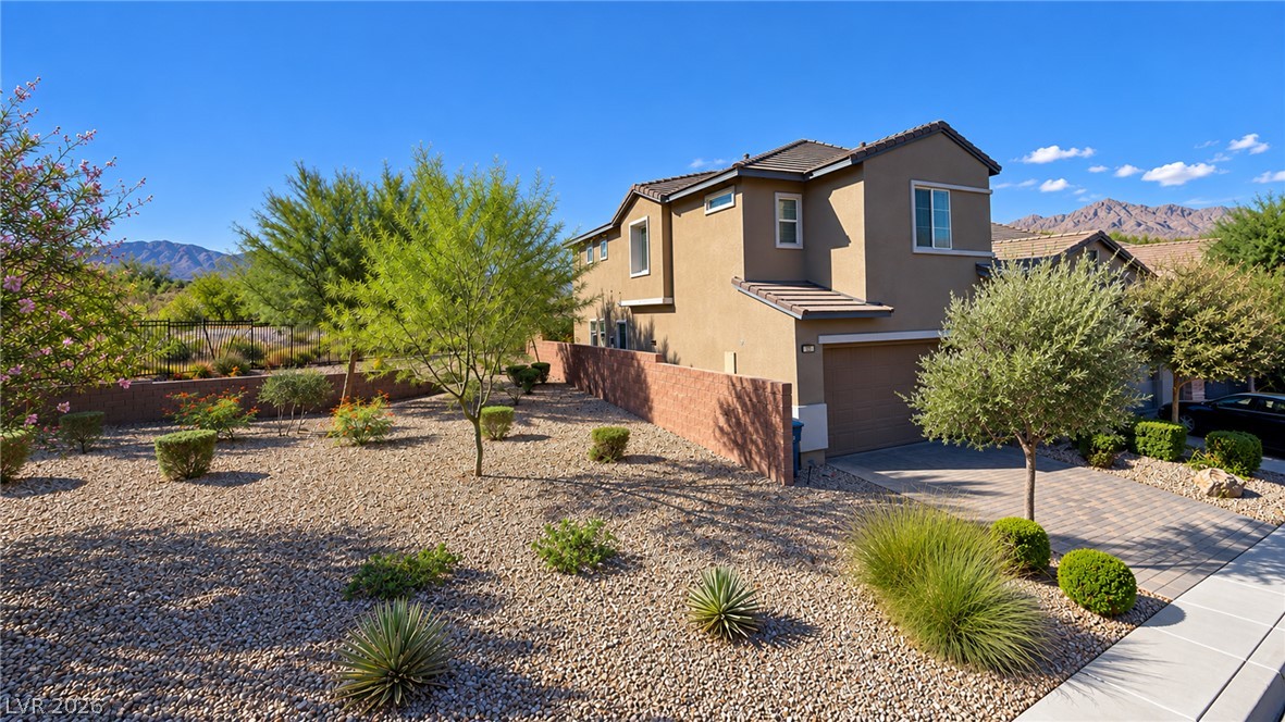 35 Strada Fontana Property Photo 2