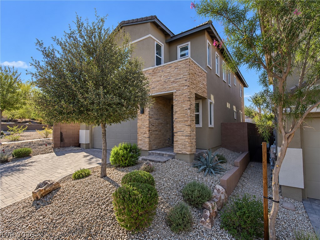 35 Strada Fontana Property Photo 4
