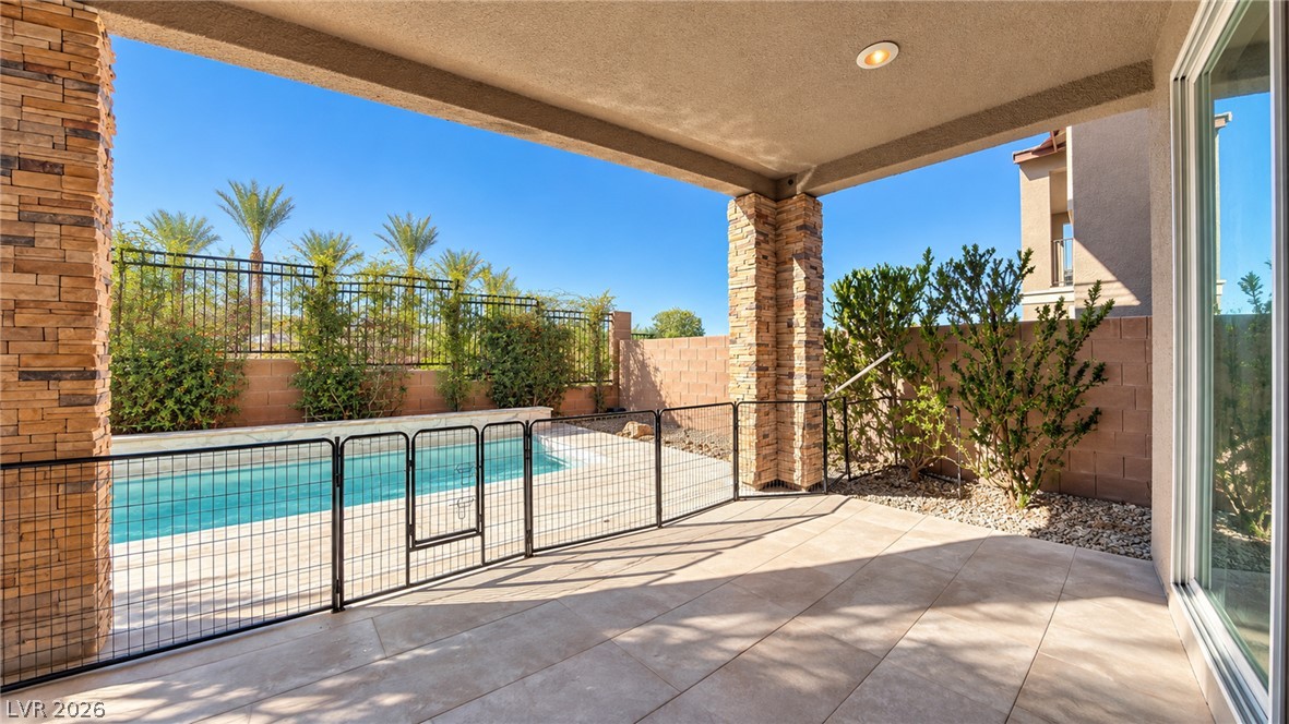 35 Strada Fontana Property Photo 20
